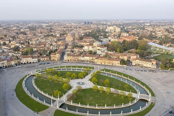 Italy, Veneto, Padua, Prato della Valle square (Europe