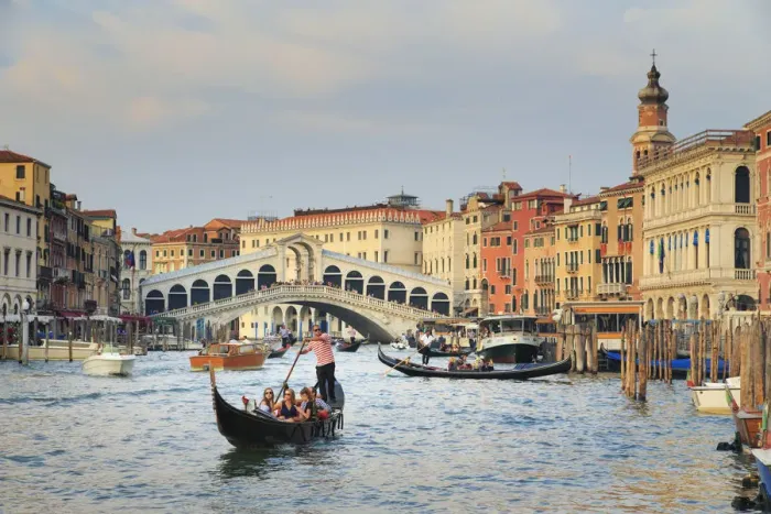 Framed Print : Italy, Veneto, Venice, Sestier of Rialto, Rialto Bridge Framed Print : Italy, Veneto, Venice, Sestier of Rialto, Rialto Bridge