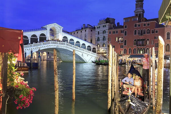 Italy, Veneto, Venice, Sestiere of Rialto, Rialto Bridge