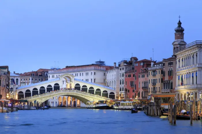 Framed Print : Italy, Veneto, Venice, Sestiere of Rialto, Rialto Bridge Framed Print : Italy, Veneto, Venice, Sestiere of Rialto, Rialto Bridge