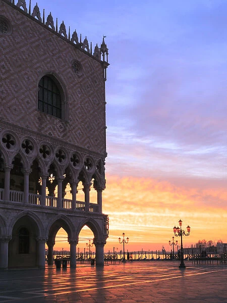 Italy, Venice. Doges palace and piazzetta San Marco at sunrise