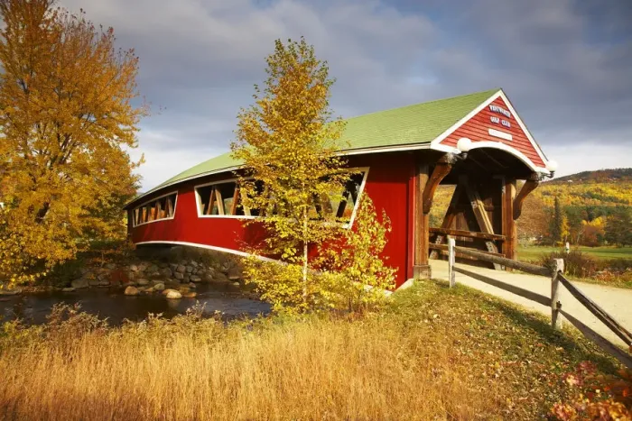 Framed Print : Jackson Covered Bridge in Autumn, New Hampshire, USA Framed Print : Jackson Covered Bridge in Autumn, New Hampshire, USA