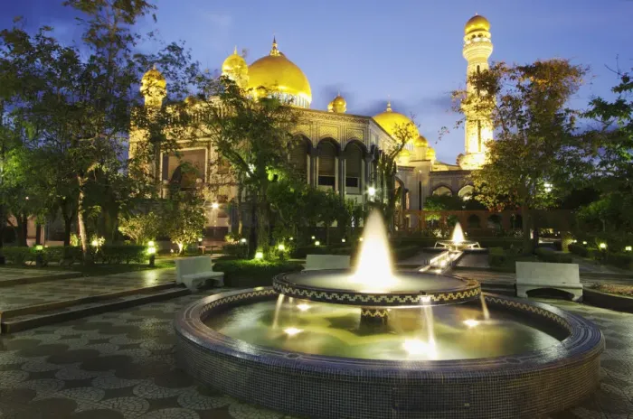 Framed Print : Jame asr Hassanal Bolkiah Mosque at dusk, Bandar Seri Begawan, Brunei Darussalam Framed Print : Jame asr Hassanal Bolkiah Mosque at dusk, Bandar Seri Begawan, Brunei Darussalam