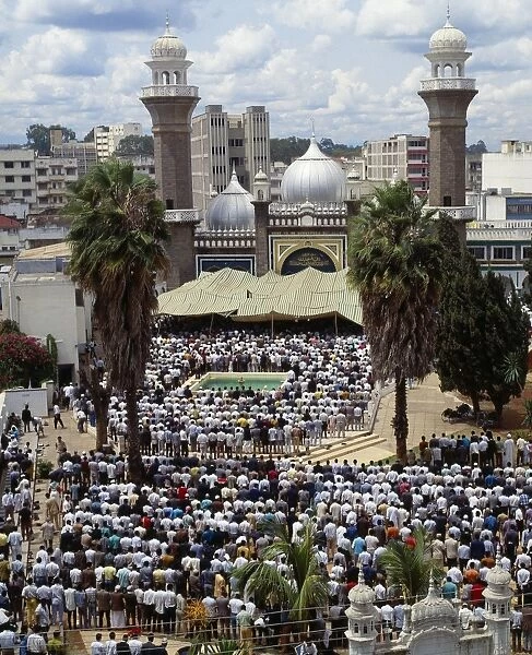 The Jamia Mosque in the centre of Nairobi during Friday prayers