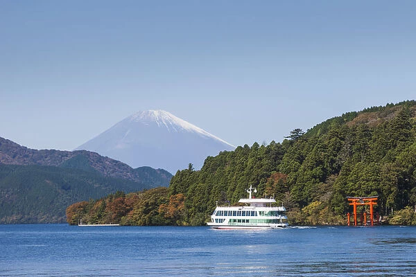 Japan, Honshu, Fuji-Hakone-Izu National Park, Lake Ashinoko, Sightseeing Tour Boat and Mt