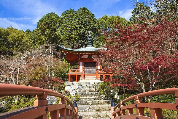 Japan, Kyoto, Daigoji Temple, Bentendo Hall and bridge