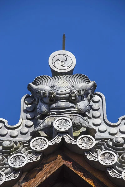 Japan, Kyoto, Temple roof tops at the entrance to Kinkaku-ji, -The Golden Pavilion
