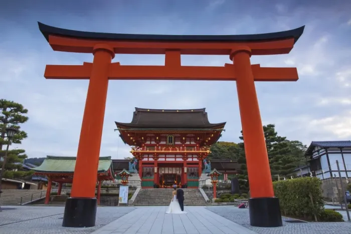Framed Print : Japan, Kyoto, A wedding bride and groom pose at Fushimi Inari Shrine Framed Print : Japan, Kyoto, A wedding bride and groom pose at Fushimi Inari Shrine