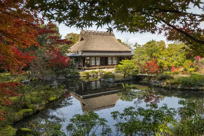 Framed Print : Jardin Isuien Tea House in Autumn, Nara, Kansai, Japan Framed Print : Jardin Isuien Tea House in Autumn, Nara, Kansai, Japan