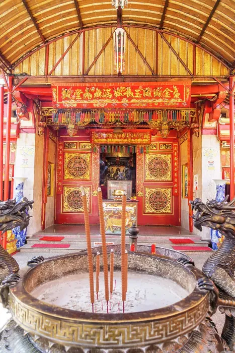 Framed Print : Put Jaw temple, Old Town, Phuket, Thailand Framed Print : Put Jaw temple, Old Town, Phuket, Thailand