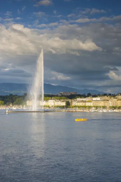 Framed Print : Jet d eau on Lake Geneva, Geneva, Switzerland