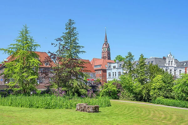 Jever castle park with Protestant city church, East Frisia, Lower Saxony, Germany