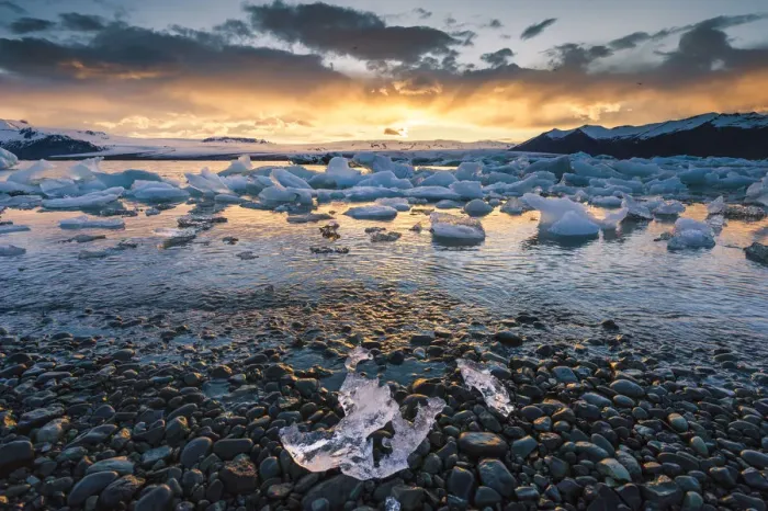 Framed Print : Jokulsarlon, southern Iceland. Icebergs on the glacier lagoon Framed Print : Jokulsarlon, southern Iceland. Icebergs on the glacier lagoon