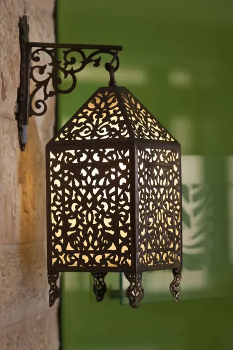 Framed Print : Jordan, Aqaba, traditional Arab lamp