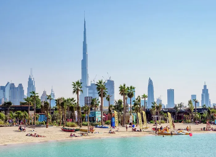 Framed Print : Jumeirah Beach and the city skyline, Dubai, United Arab Emirates Framed Print : Jumeirah Beach and the city skyline, Dubai, United Arab Emirates