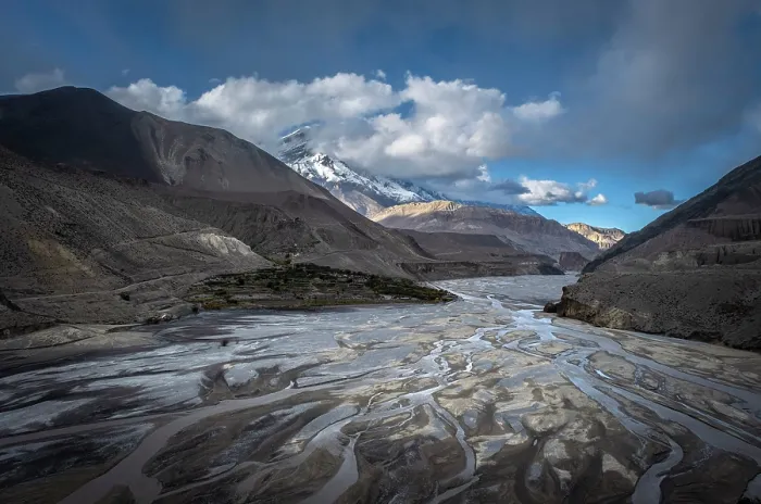 Framed Print : Kali Gandaki river and Kagbeni (looking north into the Upper Mustang), Lower Mustang, Nepal Framed Print : Kali Gandaki river and Kagbeni (looking north into the Upper Mustang), Lower Mustang, Nepal