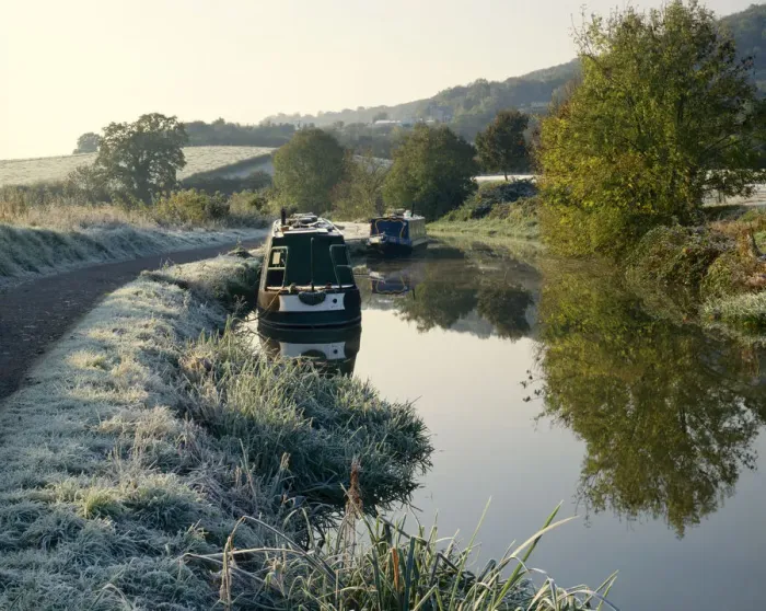 Framed Print : Kennet & Avon Canal in Frost, Bathampton, Avon, England Framed Print : Kennet & Avon Canal in Frost, Bathampton, Avon, England