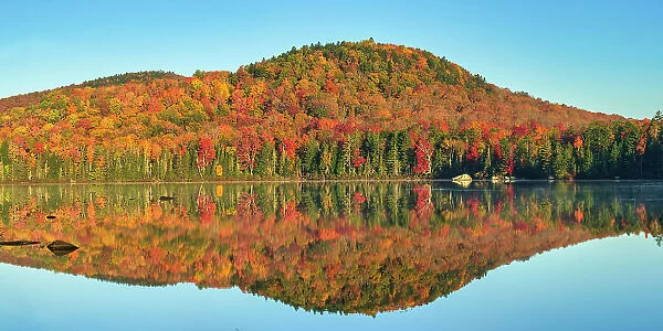 Kettle Pond in Autumn, Vermont, New England, USA