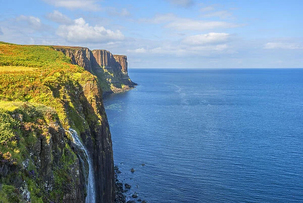 Kilt rock waterfall, Mealt fall, Culnacnoc, Isle of Skye, Inner Hebrides, Highlands