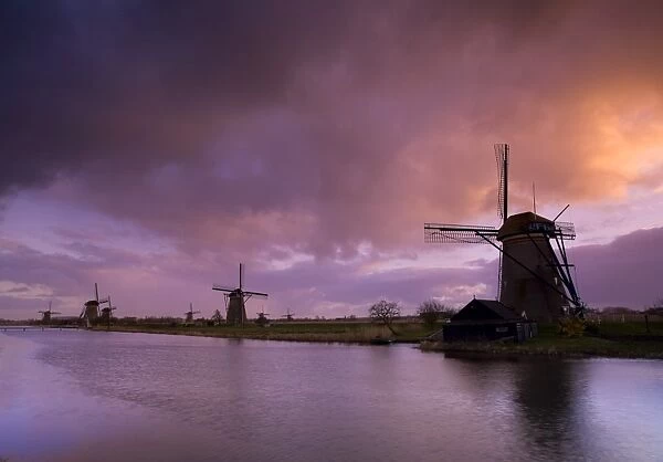 Kinderdijk windmills (UNESCO world heritage site), Zuid, Holland