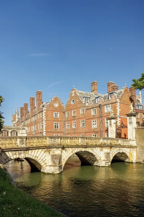 Framed Print : The Kitchen Bridge and St John's Colllege on the River Cam, Cambridge, Cambridgeshire, England, UK Framed Print : The Kitchen Bridge and St John's Colllege on the River Cam, Cambridge, Cambridgeshire, England, UK