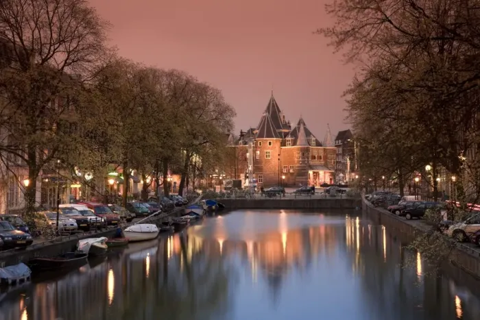 Framed Print : Kloveniers Burgwal canal and Waag Historic building Framed Print : Kloveniers Burgwal canal and Waag Historic building