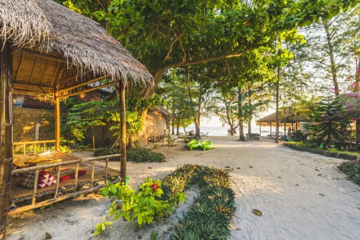 Framed Print : Ko Lipe, Satun Province, Thailand. Bamboo bungalows on the beachfront Framed Print : Ko Lipe, Satun Province, Thailand. Bamboo bungalows on the beachfront