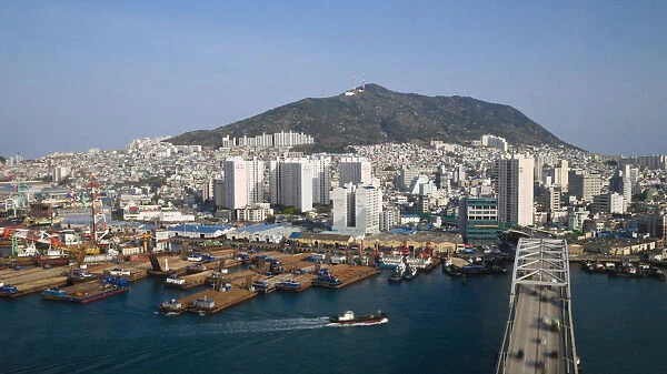 Korea, Gyeongsangnam-do, Busan, View of harbour