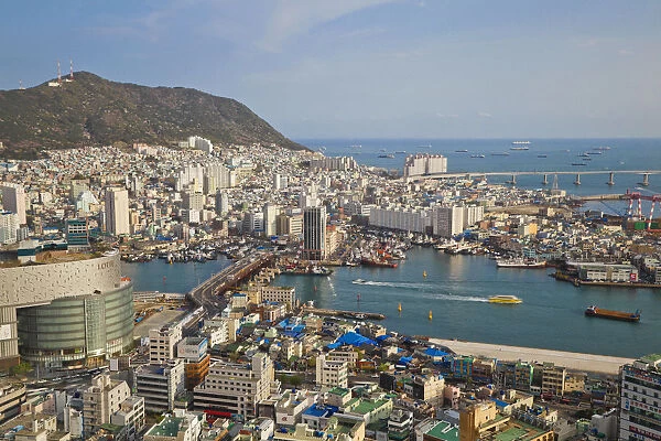 Korea, Gyeongsangnam-do, Busan, View of harbour and Lotte Tower from Busan Tower