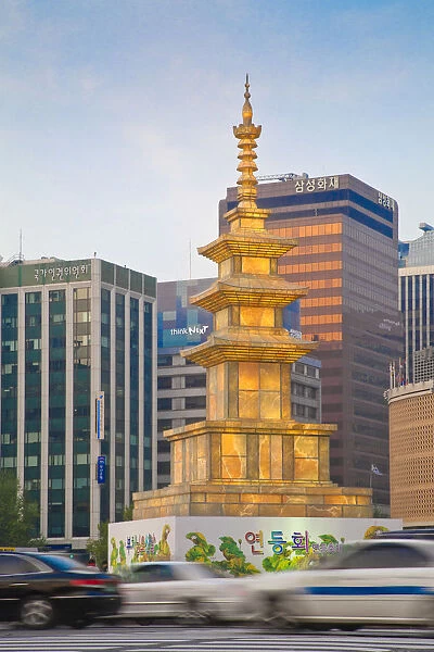 Korea, Seoul, Lantern at Seoul Plaza at twilight for Lotus Lantern festival