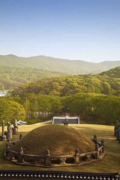 Korea, Seoul, Royal Tombs of Heolleung and Illeung, Tomb of King Sunjo and Queen Sunwon