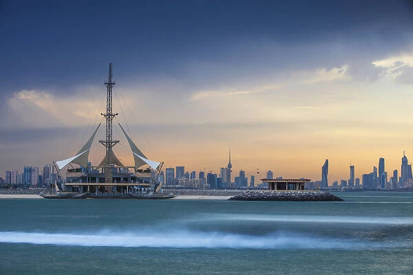 Kuwait, Kuwait City, Salmiya, Marina Waves Leisure complex - a three-storey leisure