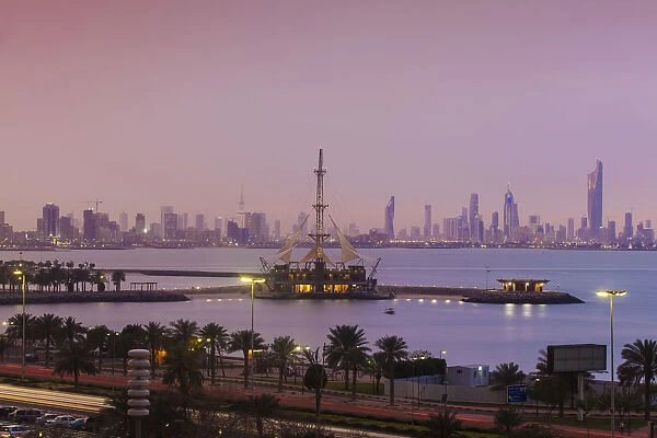 Kuwait, Kuwait City, Salmiya, Marina Waves Leisure complex - a three-storey leisure