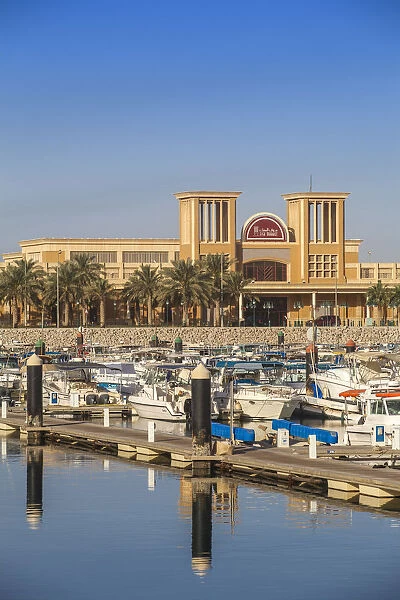 Kuwait, Kuwait City, Souk Shark Shopping Center and Marina