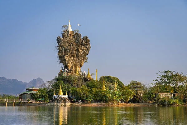 Kyaut Ka Latt Pagoda, Hpa-an, Hpa-an Township, Hpa-An District, Kayin State, Myanmar