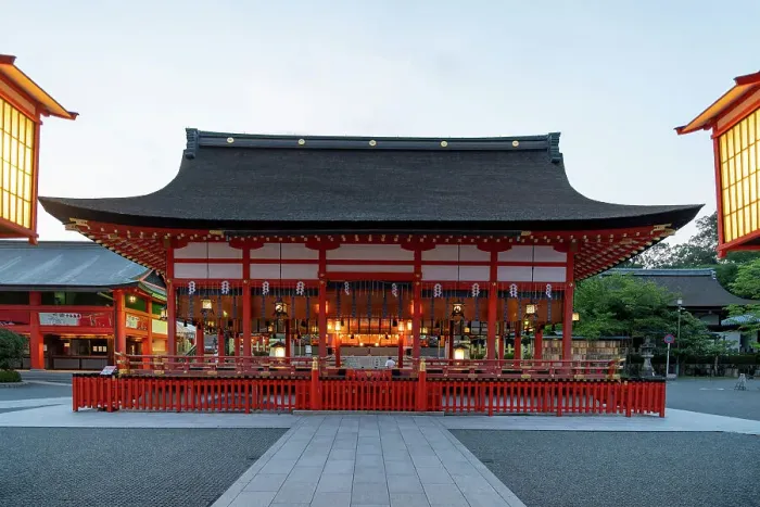 Framed Print : Kyoto Japan. Fushimi Inari Taisha Shrine at sunrise Framed Print : Kyoto Japan. Fushimi Inari Taisha Shrine at sunrise