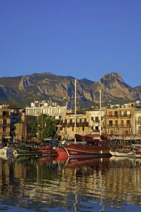 Framed Print : Kyrenia Harbour, Kyrenia, North Cyprus