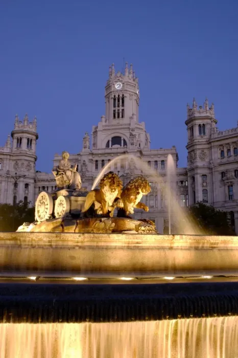 Framed Print : La Cibeles Fountain, Plaza de La Cibeles, Madrid, Spain Framed Print : La Cibeles Fountain, Plaza de La Cibeles, Madrid, Spain