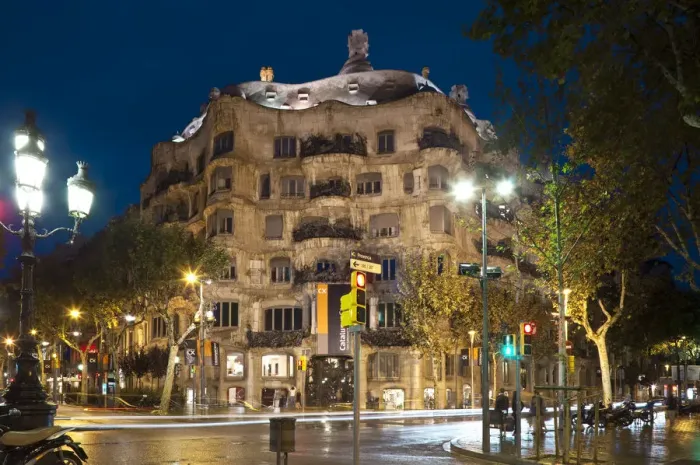 Framed Print : La Pedrera (Casa Mila) by Gaudi, Barcelona, Spain