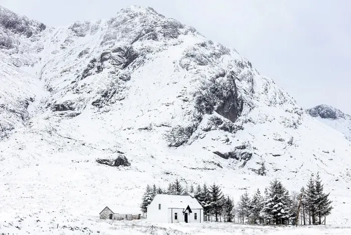 Framed Print : Lagangarbh Hut and Buachaille Etive Mor in winter, Rannoch Moor, Highland, Scotland Framed Print : Lagangarbh Hut and Buachaille Etive Mor in winter, Rannoch Moor, Highland, Scotland