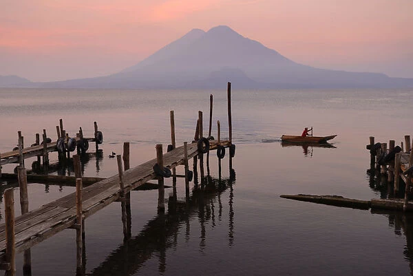 Lago de Atitlan at Panajachel with Volcan Toliman in the background, Guatemala, Central