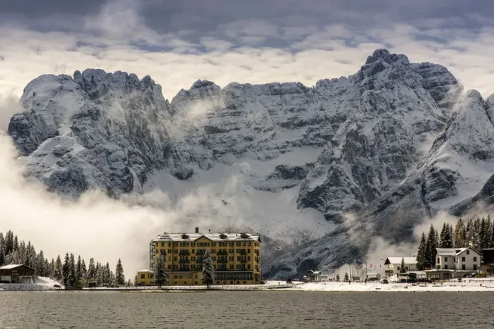 Framed Print : Lake Misurina with Sorapis mountain group behind, Veneto, Italy Framed Print : Lake Misurina with Sorapis mountain group behind, Veneto, Italy