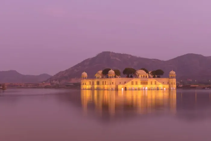 Framed Print : The Lake Palace, city of Jaipur, Rajasthan, India Framed Print : The Lake Palace, city of Jaipur, Rajasthan, India