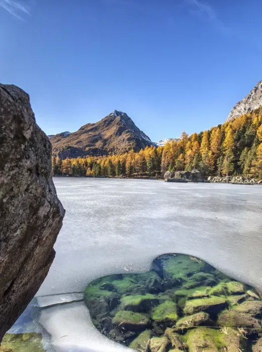 Framed Print : Lake Saoseo in the Poschiavo Valley almost completely frozen amid the autumn colors Framed Print : Lake Saoseo in the Poschiavo Valley almost completely frozen amid the autumn colors