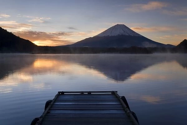 Lake Shoji-ko & Mount Fuji, Fuji-Hakone-Izu National Park, Japan
