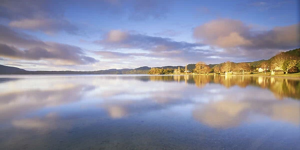 Lake Tarawerea sunrise, Rotorua, New Zealand