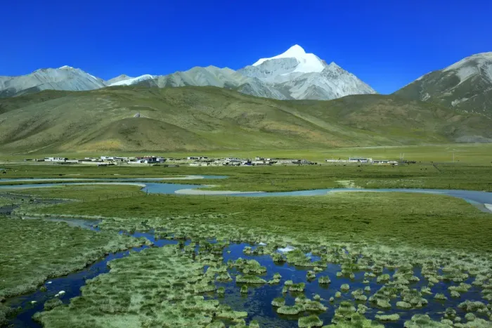 Framed Print : Landscape viewed from train of Trans-Tibetan Railway, Tibet, China Framed Print : Landscape viewed from train of Trans-Tibetan Railway, Tibet, China