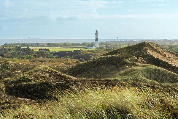 Langer Christian lighthouse and grass covered dune landscape, Kampen, Sylt, Nordfriesland, Schleswig-Holstein, Germany