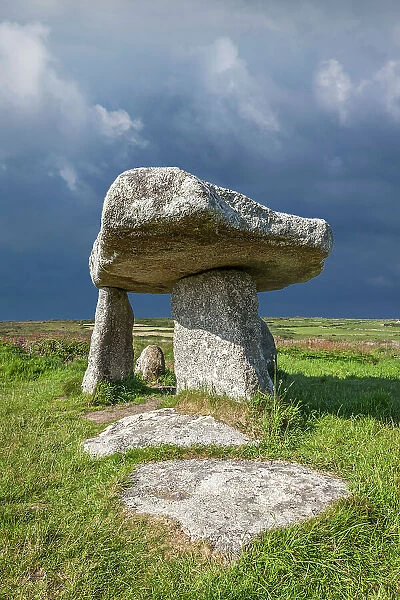Lanyon Quoit megalithic formation, Penwith Peninsula, Cornwall, England