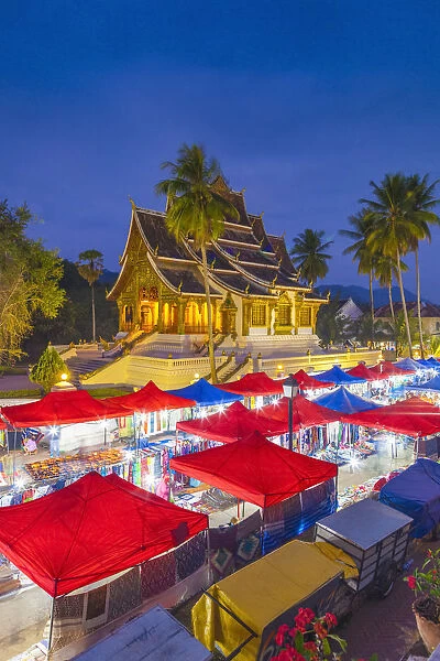 Laos, Luang Prabang, Sisavangvong Road, Handicraft Night Market and Wat Ho Pha Bang